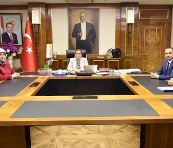 Ticaret bakanımız Sayın Ruhsar PEKCAN ve Ak parti milletvekillerimiz MYK üyesi Sayın İffet POLAT ile Modoko yönt.kurulu olarak Ankara’da ABD Projemizi görüştük.